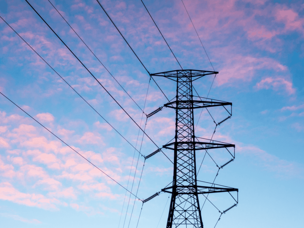 Strommast bei Sonnenuntergang